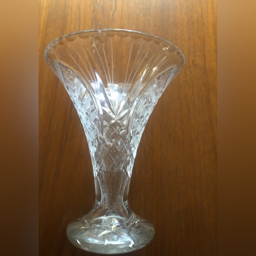 Vintage flare trumpet cut crystal vase. 7” c 8”